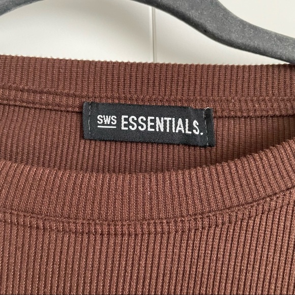 3/$45 chocolate brown crew neck Longsleeve - Picture 2 of 3